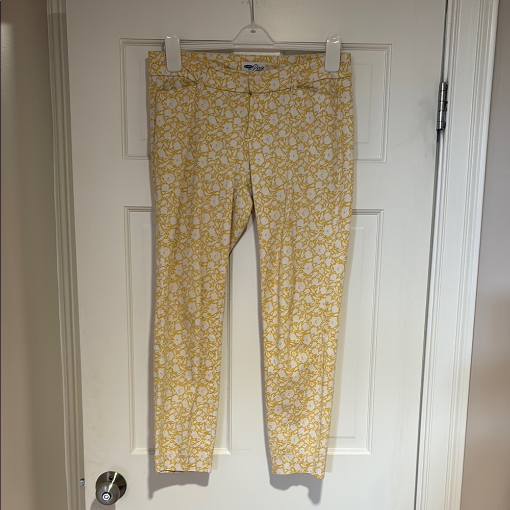 Old Navy Yellow Ankle Cropped Pants